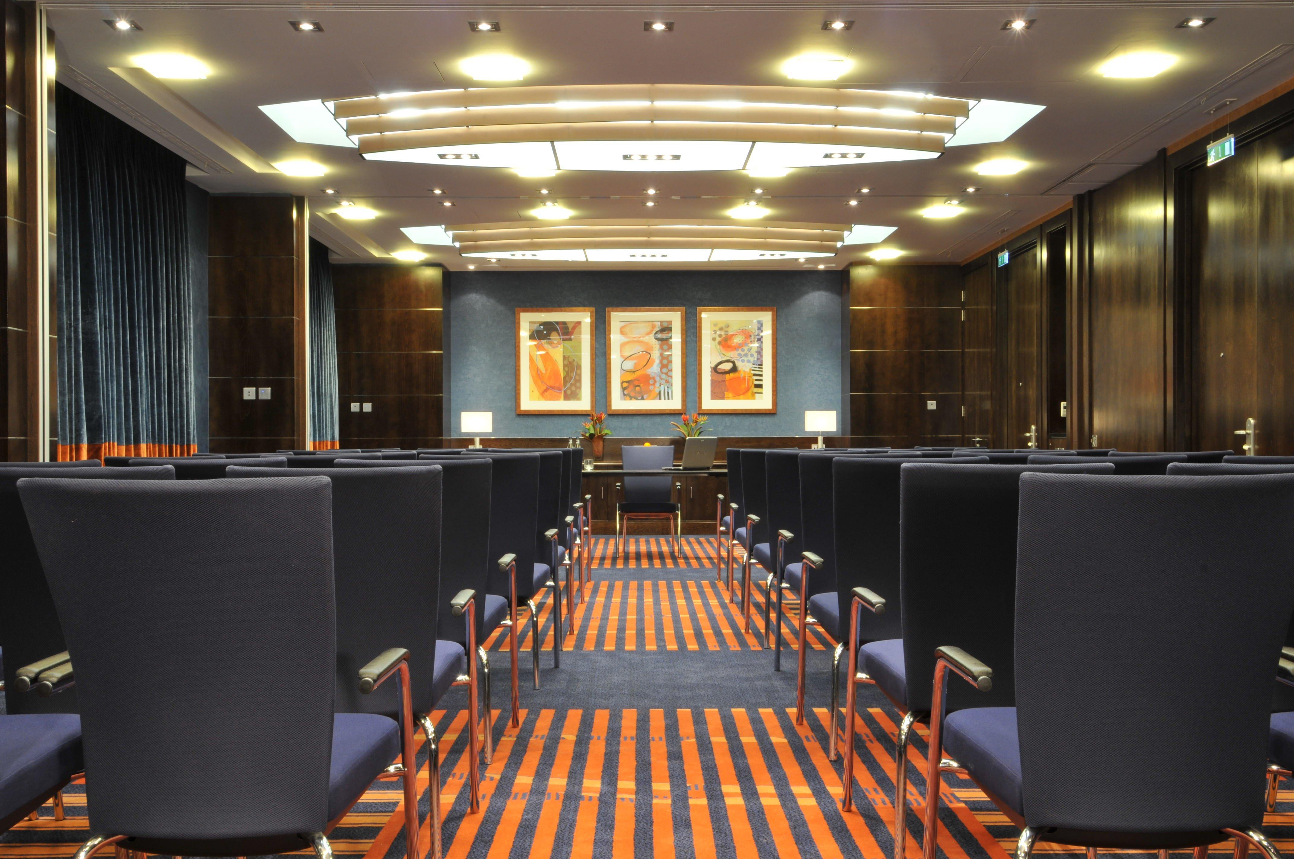 Отель Crowne Plaza London - Gatwick Airport By Ihg Кролей Экстерьер фото