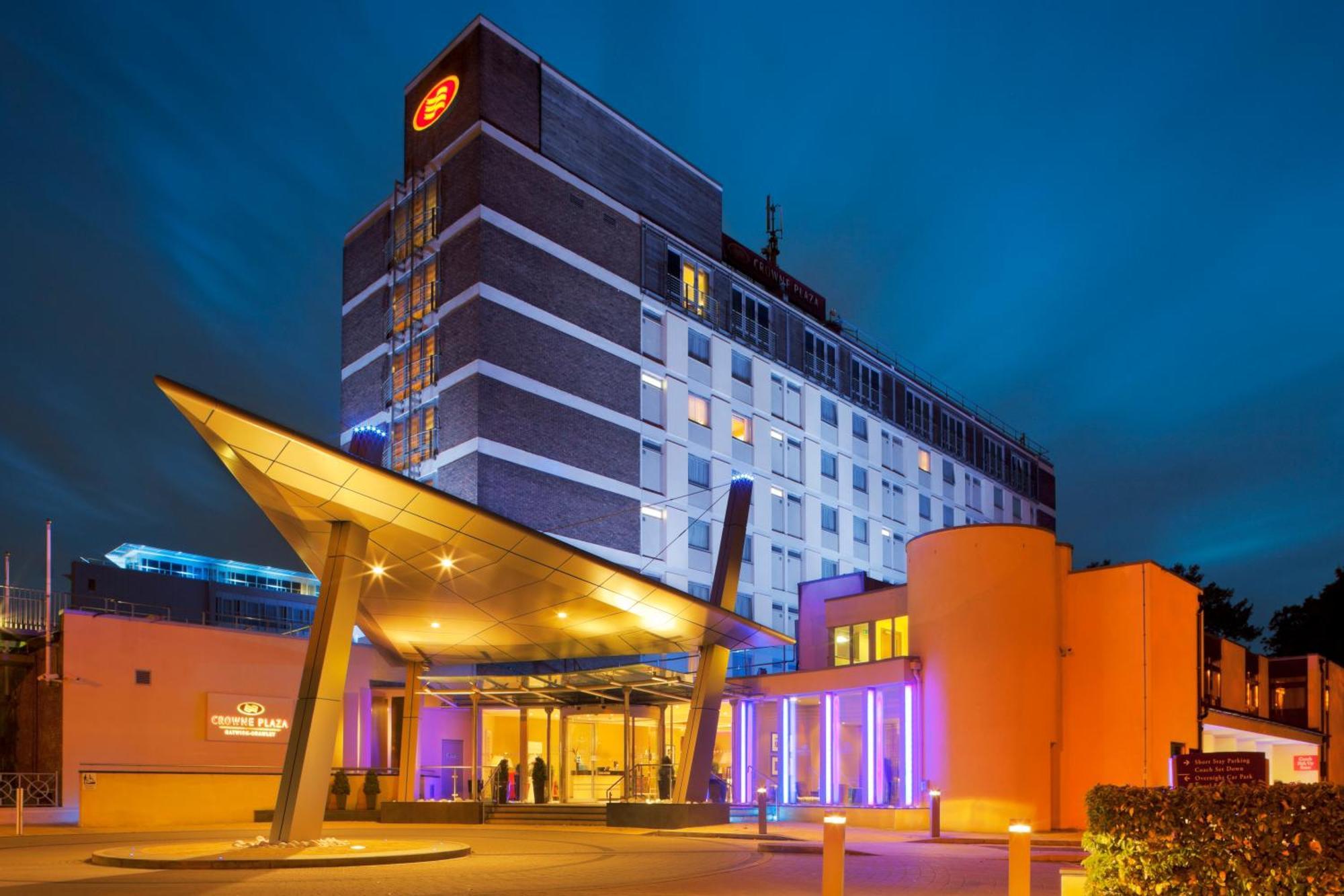 Отель Crowne Plaza London - Gatwick Airport By Ihg Кролей Экстерьер фото