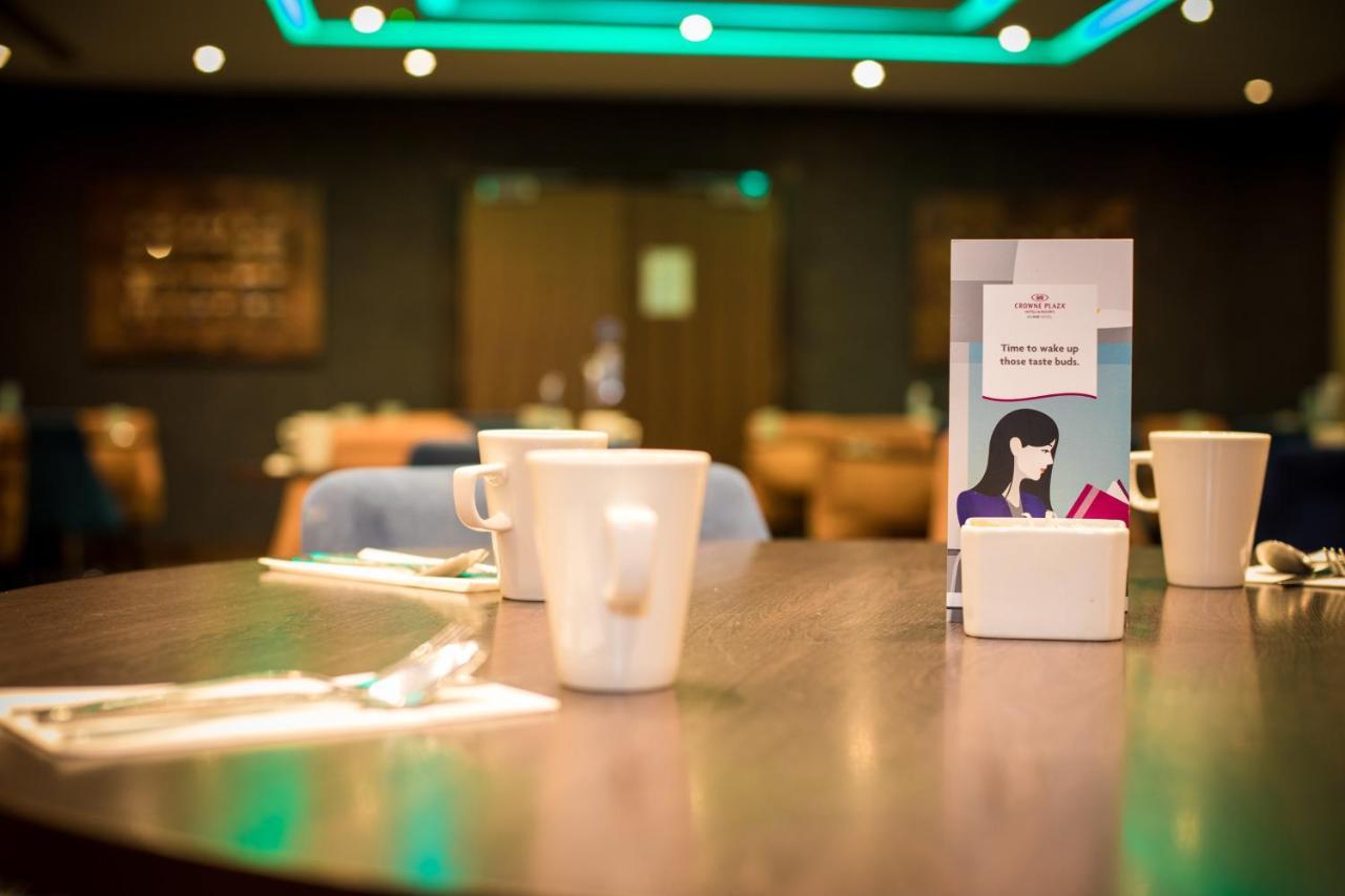 Отель Crowne Plaza London - Gatwick Airport By Ihg Кролей Экстерьер фото